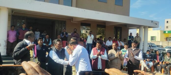 dd4458fd6ddbcc6e484f16a46cf1a15b 1813200688